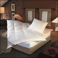 Daunendecke 155x220 mit 10 cm Innensteg 90% Daunen und 10% Federn